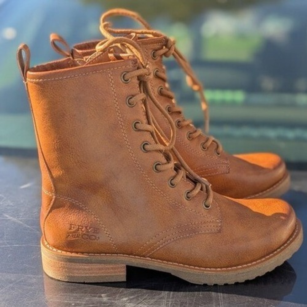 Quiet Luxury Heritage Frye Chesnee Leather Combat Boots Lace Up NIB Size 6